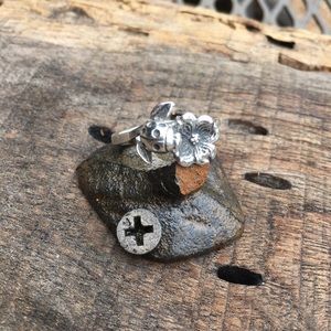 Retired James Avery  ladybug ring